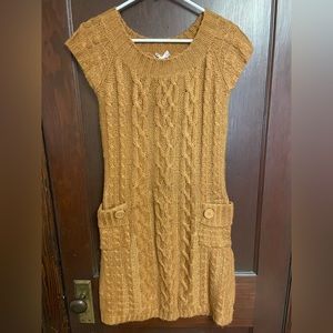 NWOT Mustard/gold short sleeve light weight sweater dress, large. With pockets!